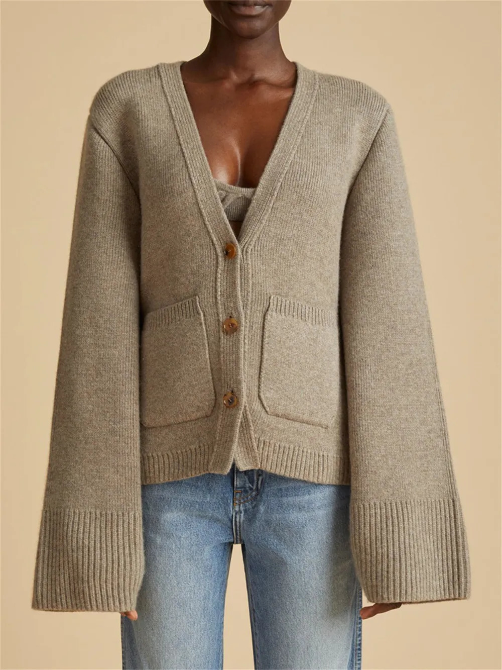 Womens Jackets Women VNeck Solid Color Long Sleeve Cardigan Autumn Female Single Breasted 100% Wool Elegant Sweater 230927
