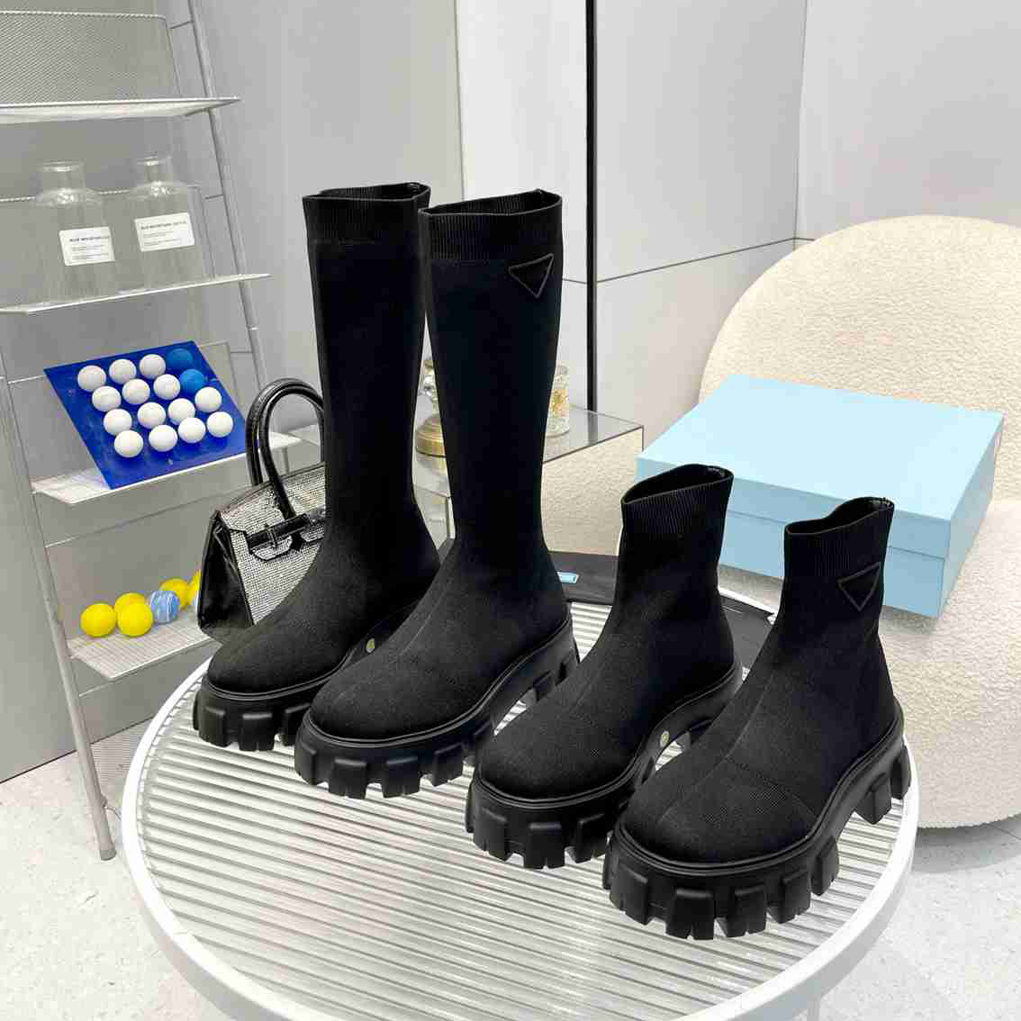 Designer boots High quality luxury women Hot selling women lug sole loafer thick sole elevated shoe Classic women Wool tube high boots boots Designer martin boot