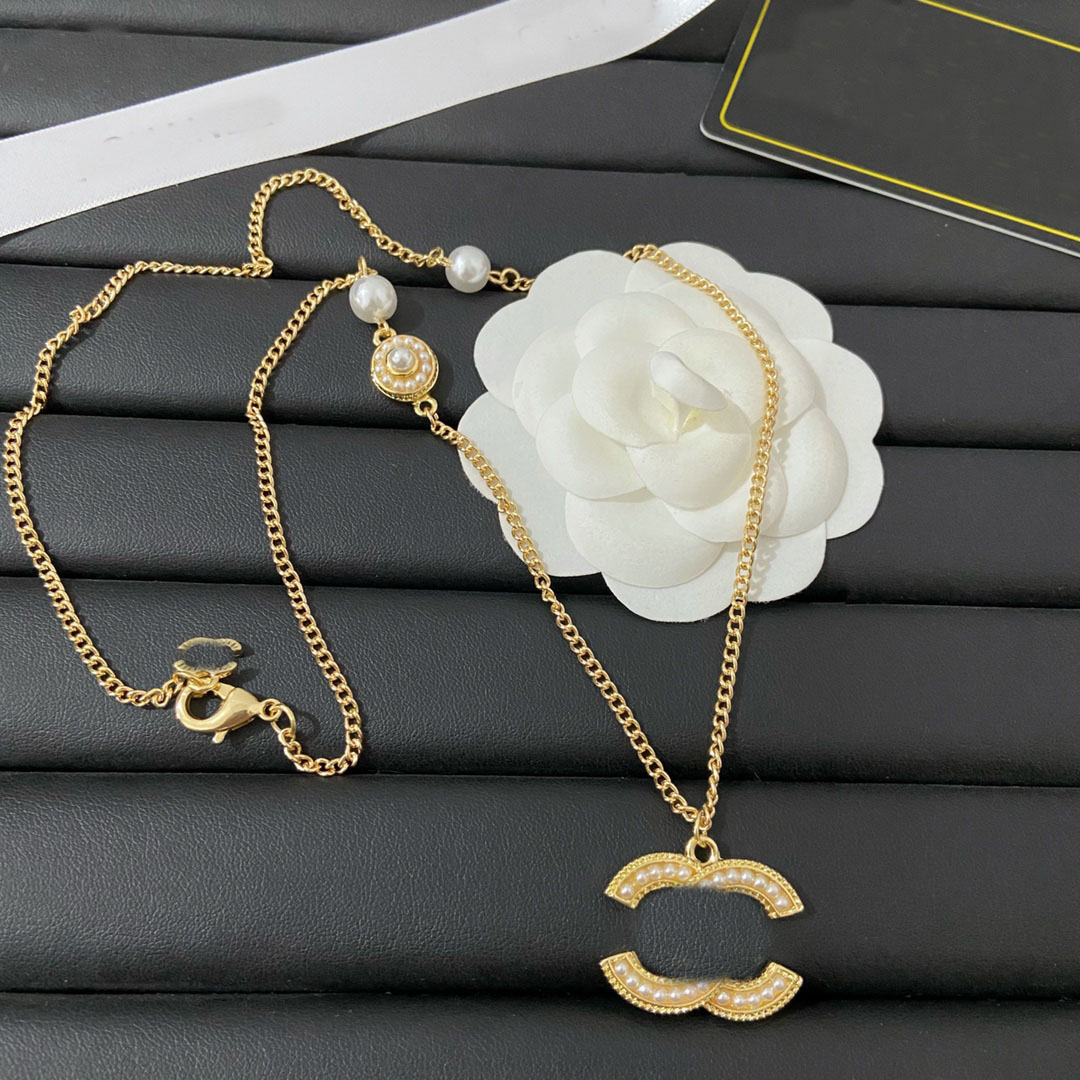 Designer 18K Gold Plated Letter Pendant Necklaces Chain Rhinestone Stainless steel Choker Brand Necklaces for Women Wedding Party Jewelry Couple-image-907138912
