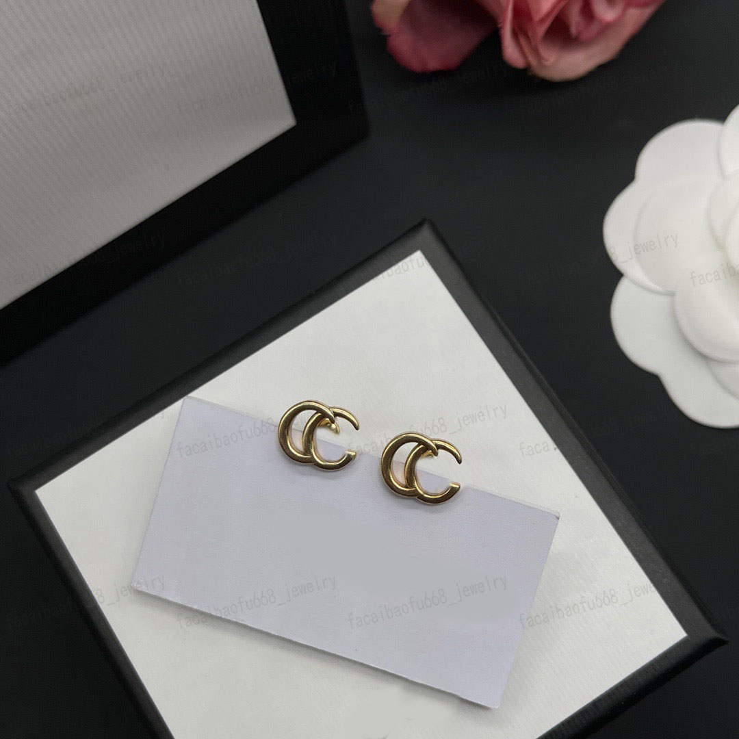 Boucles d'oreilles de créateurs en laiton, double alphabet classique de la mode, clous pour femmes, cadeaux, haute qualité avec boîte