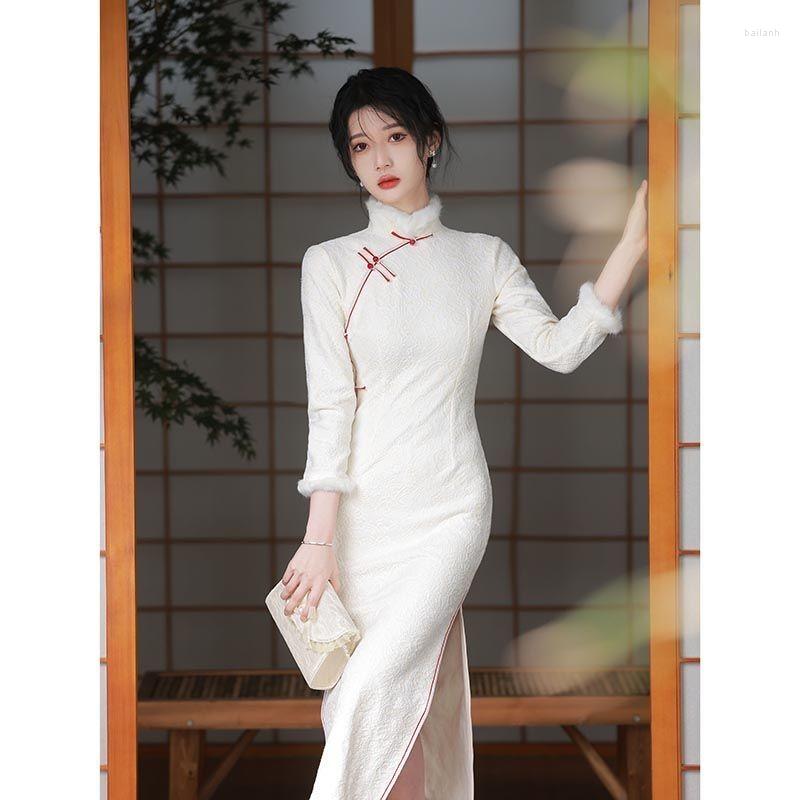 

Ethnic Clothing Chinese Traditional Dress White Winter Cheongsam Qipao Oriental Style Dresses Year Clothes Woman Elegant Fur Collar