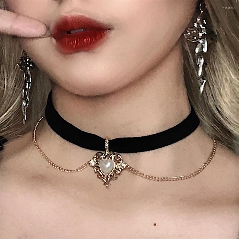 

Pendant Necklaces Vintage Black Velvet Choker Necklace Gothic Golden Imitation Pearl Heart Layered For Women Girls Jewelry Gifts