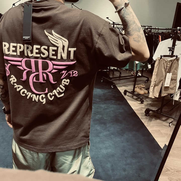 

2023 New Men's and Women's t Shirt Fashion Design Brand Present'srepeat Vintage Foaming Letter Print Hidden Exclusive Vintage Street Fog Short Sleeve Rshu, Brown