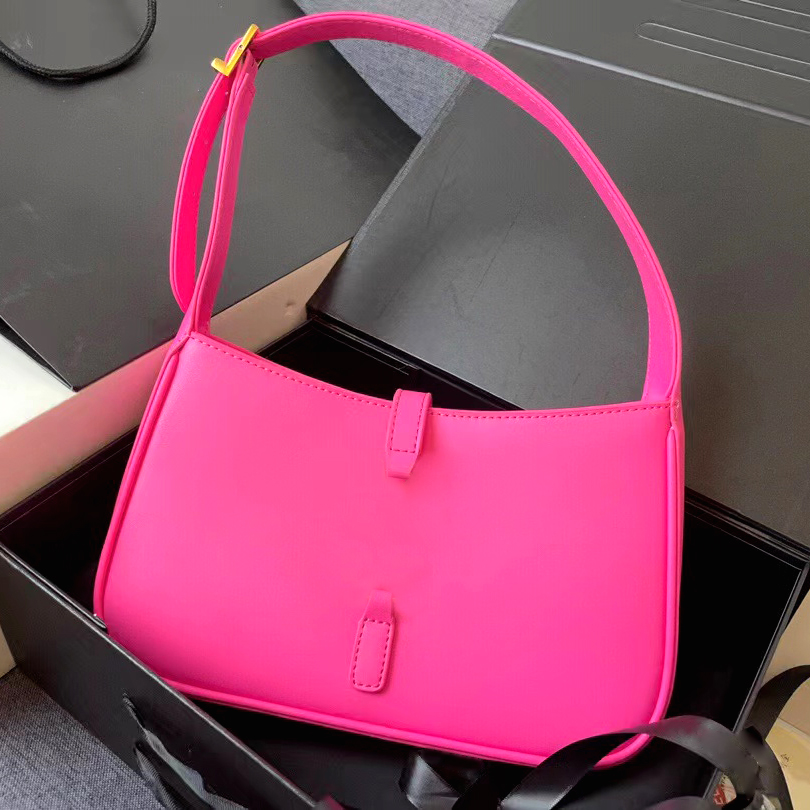 Sacs sous les bras en cuir femmes fourre-tout chaînes sacs à main sac messager sac à main 5 couleurs Rose rouge blanc noir jaune vert sac à bando