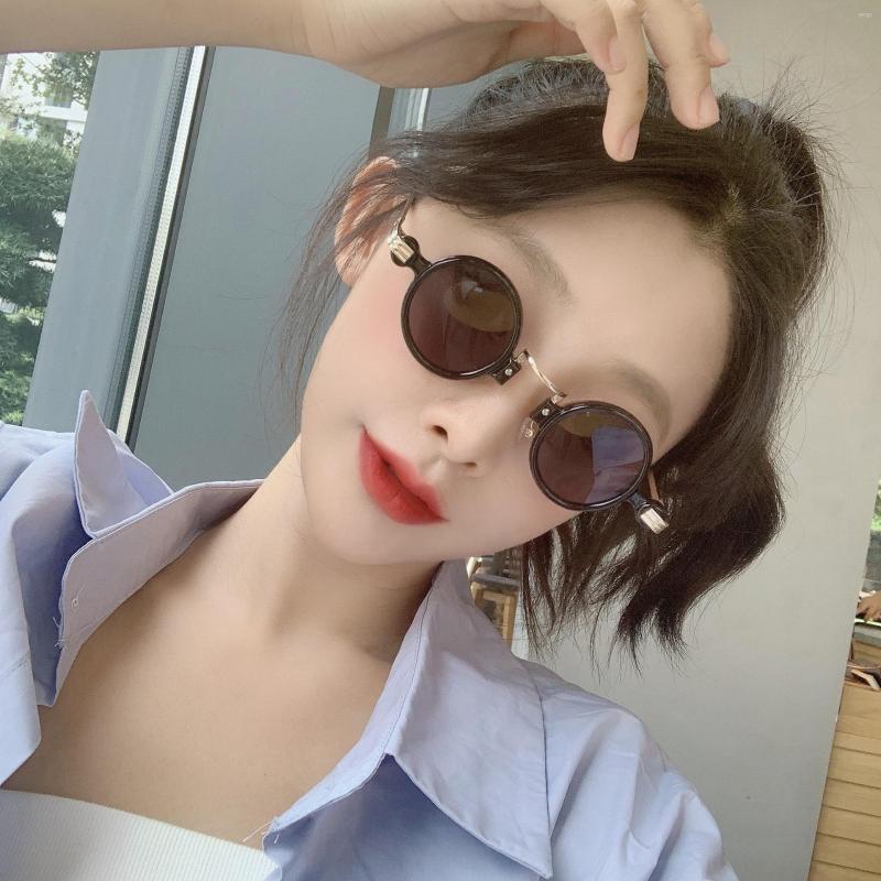 

Sunglasses Vintage Steampunk Round Metal Frame For Men And Women Personality Fashion Hip Hop UV400 Eye Protection Glasses