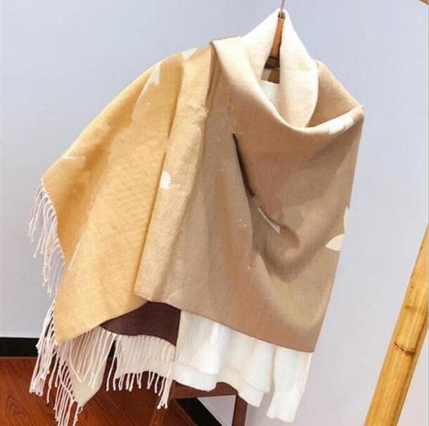 

Star with the same style gradient scarf classic woman cashmere scarf Men and Women winter scarves ladies Shawls wool Pashminas 70cm X 180cm