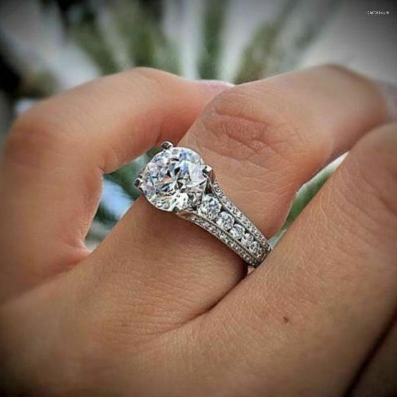 

Wedding Rings Huitan Full Bling Iced Out For Women Luxury Inlaid Round Cubic Zirconia Fashion Temperament Lady's Jewelry