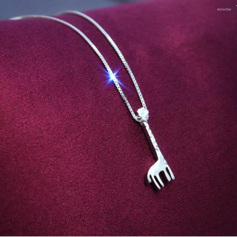 

Pendant Necklaces Silver Plated Jewelry Fashion Small Fresh Giraffe Cute Animal Anti-allergy Clavicle Chain N036