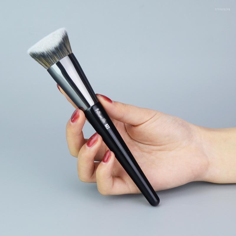 

Makeup Brushes Flat Head And Bottom Brush 3D Shadow Soft Fur Trace Free Single