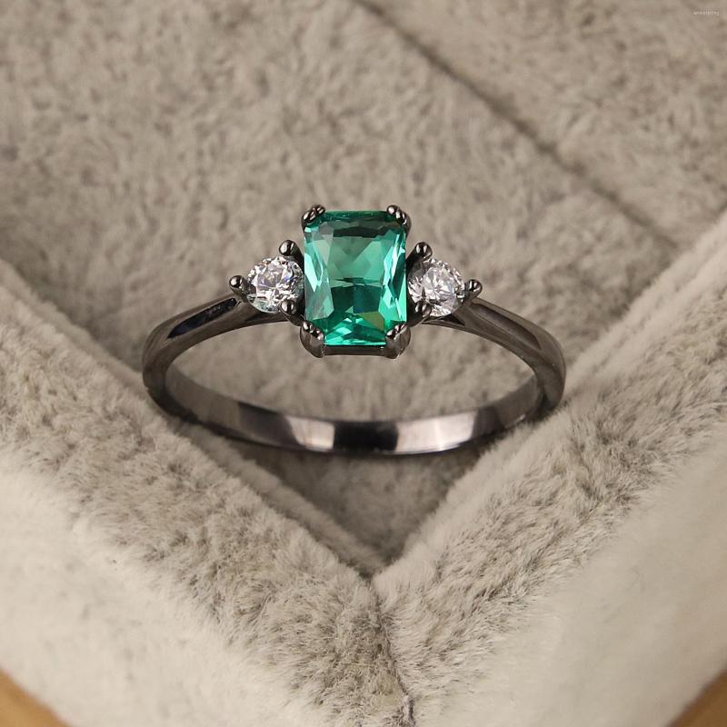

Cluster Rings S925 Sterling Silver Emerald Diamond Ring Personality Dyed Black Ins