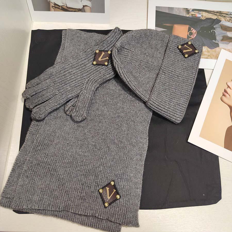 Écharpe hivernale Écharpes Glants du chapeau Suit unisexe Design classique pour les femmes disponibles en 9 couleurs