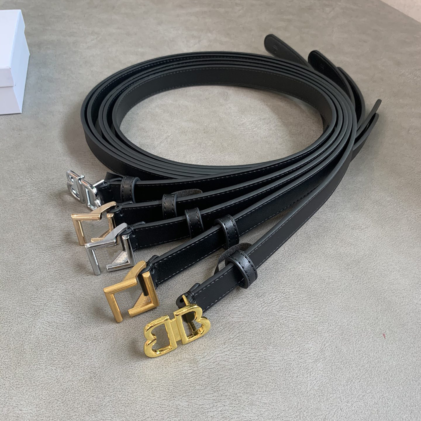 

Classic solid color Gold letter mens belts for women designers Width 2.5 cm Luxury designer belt Vintage Pin needle Buckle Beltss size 95-115 Casual fashion goods nices, Width 2.5cm no box