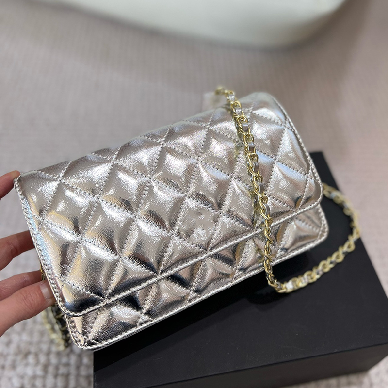 

Classic Mini Flap Sheepskin Pattern Leather Shoulder Bags France Brand Quilted Matelasse Womens Serial Number Crossbody Bag Designer Gold Hardware Chain Bags 19CM, Peach