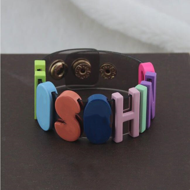 

2023 Very cute Candy color Letters Charm Bracelets Fashion Designer Jewelry Womens bracelet Wedding Accessories Hip Hop girl lucky bangles