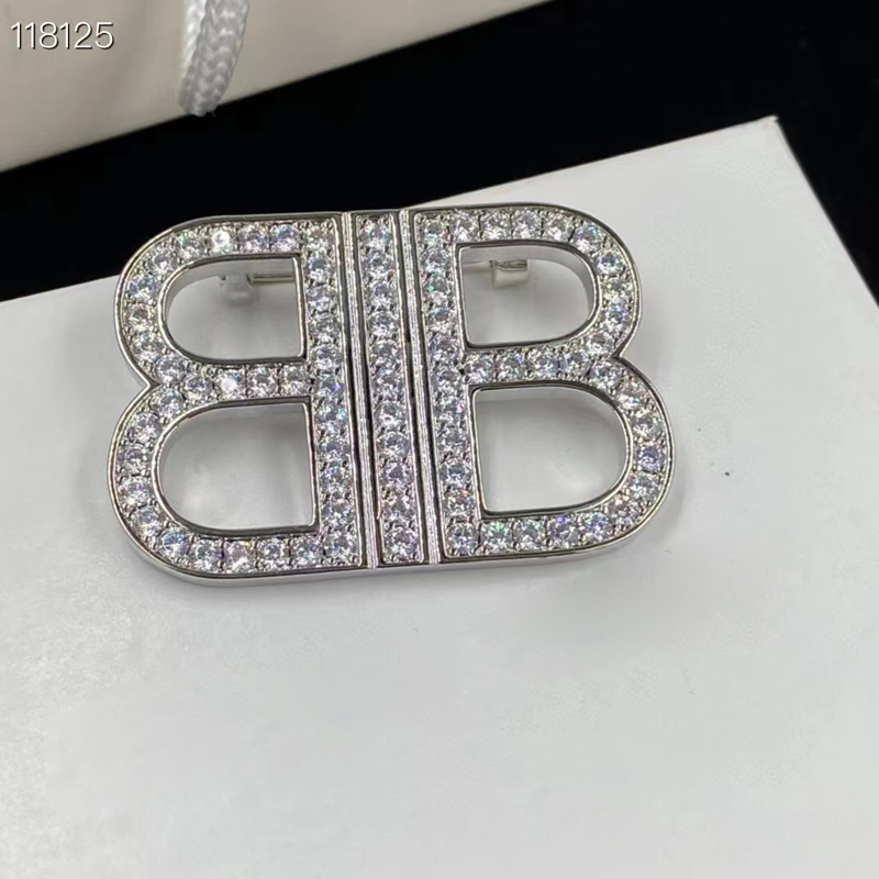 

Designer Brooch Brand Letters Diamond Brooches Pin Geometric Luxury Gold Silver Crystal Rhinestone Pins for Women Clothing Decoration Jewellery Accessories