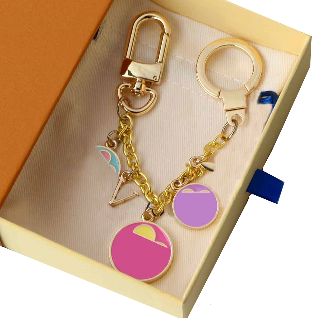 

Charm Gift Gold Keychains Designer Key Chain Mens Luxury Car Keyring Womens Buckle Keychain Handmade Leather Men Women Bags Pendant Accessories Multicolor