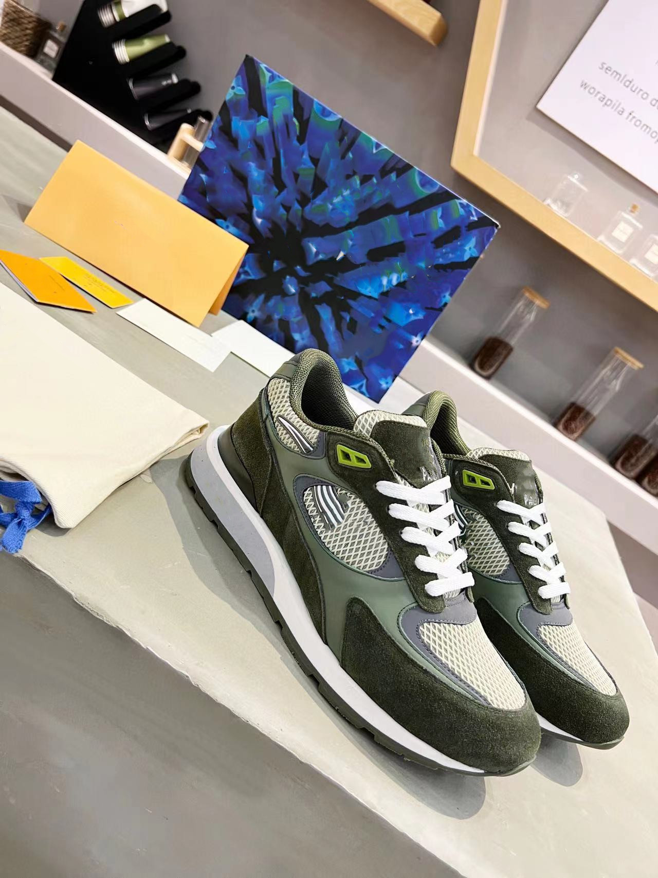 

Run Away Sneaker Canvas Technical Lining Mens Shoe Rubber Hand-Crafted Rubber Outsole Luxurys Designer Sports Casual Shoes