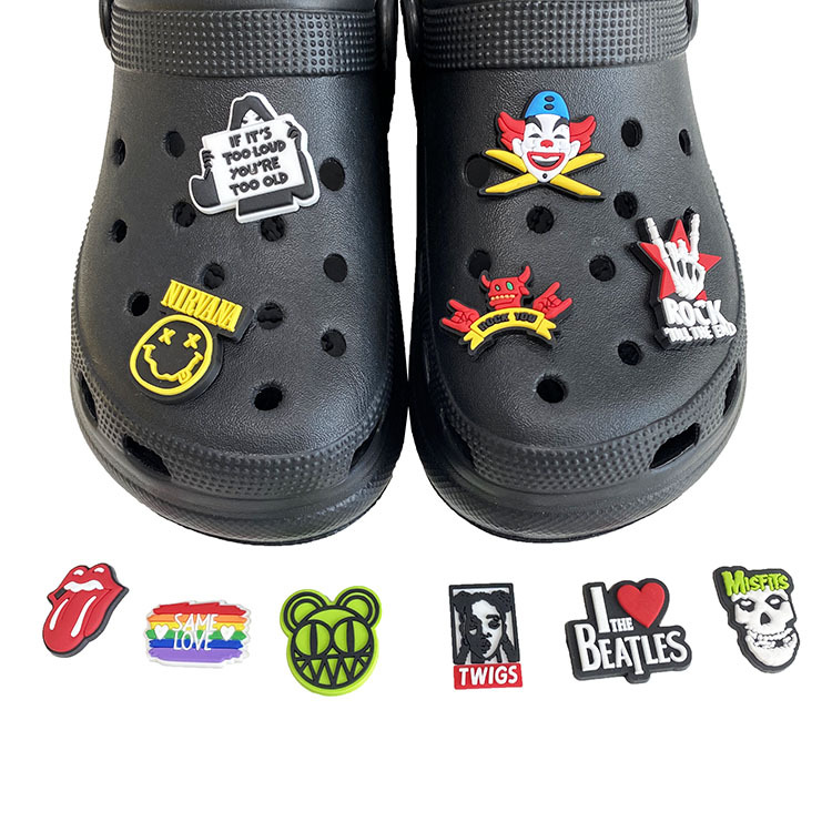 

Anime charms wholesale childhood memories misfits rock skull funny gift cartoon charms shoe accessories pvc decoration buckle soft rubber clog charms, Equally mixed colors