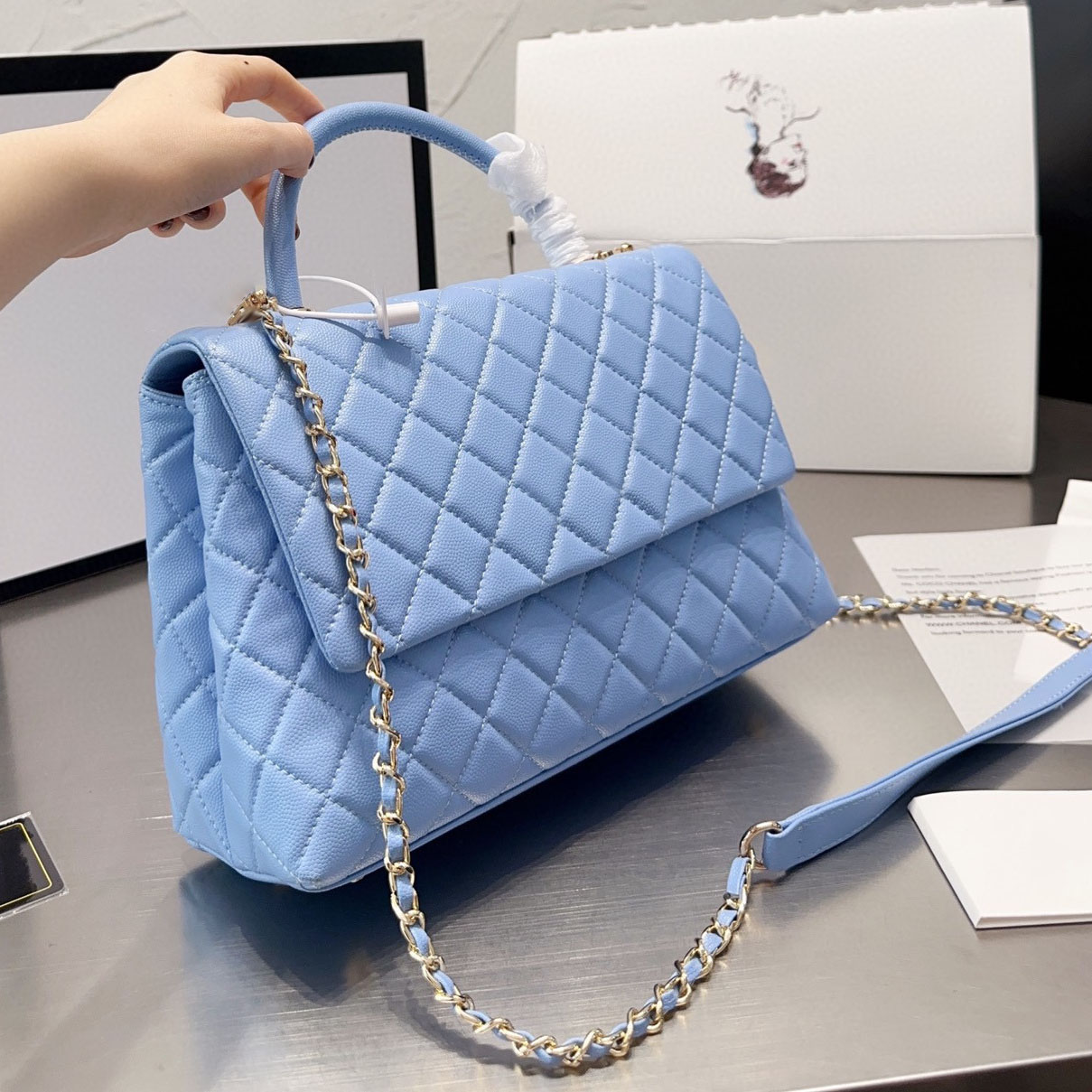 

Designer Large Capacity Caviar Co Handle Totes Bags Womens Calfskin Quilted Light Gold Hardware Leather Chain Crossbody Selzburg Multi Pocket Handbags 28x16CM, Box