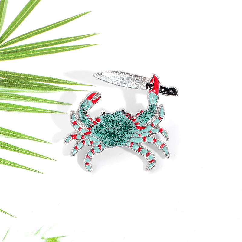 

Cute Glitter Sea Animal Badge Pin Green Crab Holding Knife Metal Enamel Brooch Unique Trendy Costume Backpack Jewelry Gifts knife pin funny accessory, As picture
