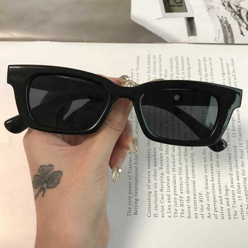 

Small Designer Sunglasses for Men and Women Vintage Square-shaped Rectangle Frame Fashion Sun Glasses Lunettes de soleil pour hommes good