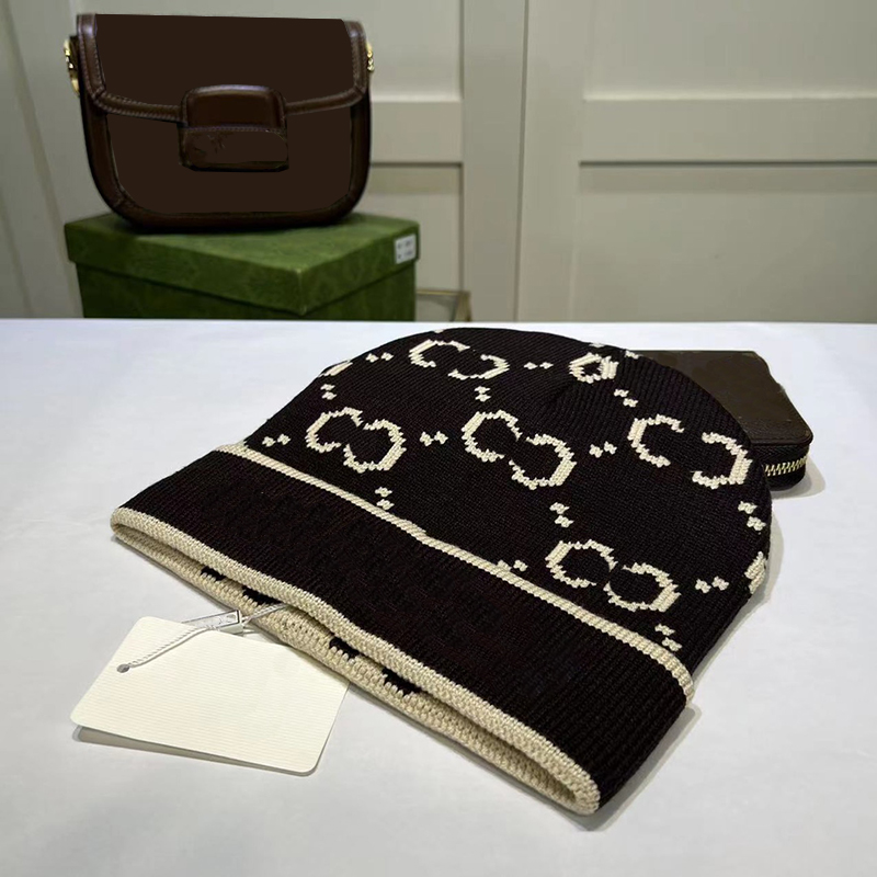 

knitted hats designers beanie Luxurys autumn and winter Cashmere hat street trend soft touch Letter Solid color temperament fashion warm gift very good, Black+white