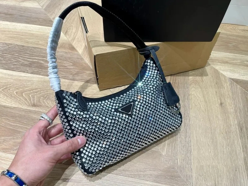 YY Deluxe beaded rhinestone shoulder bag Women's shinys diamond handbags Hobos beadeds Baguette bead triangle full letter wallet shiny diamo