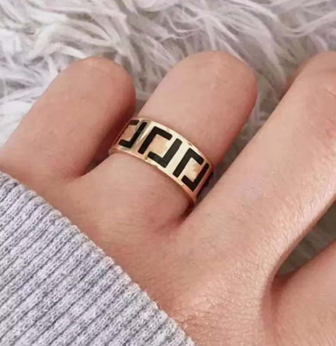 

Wholesale letter ring bague for Woman Simple Personality Party wedding lovers gift engagement rings jewelry