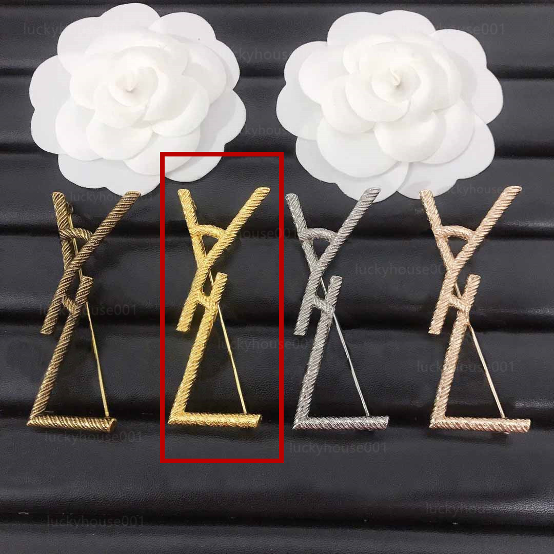 

New luxury charm 18K gold-plated designer brooch womens suit pin wedding party jewelry accessories gold and silver can choose high-quality wholesale
