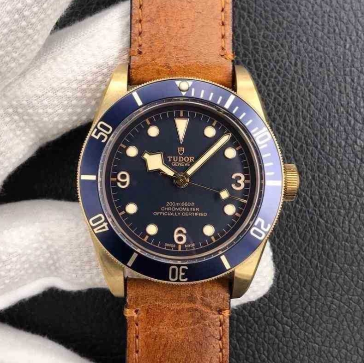 

2022 fashion Tudors Luxury designer Watch Tito small copper shield watch business men's fully automatic mechanical Prince steel band SPEO 5ZTS, Black