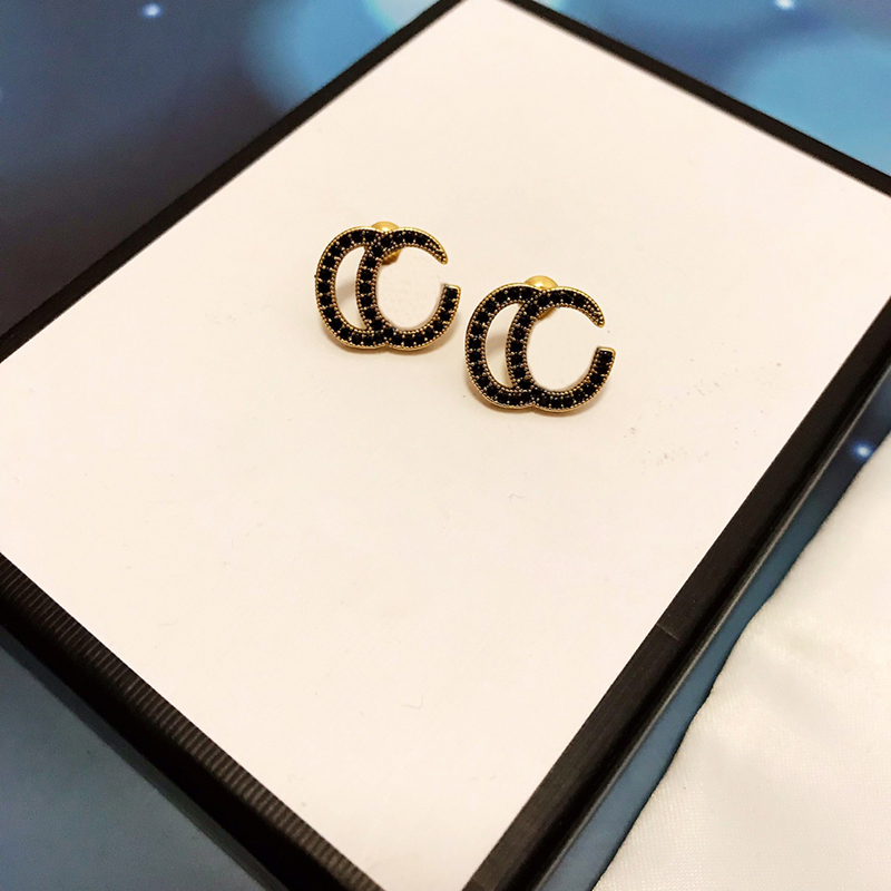 

Womens Earring Stud Designer Women Luxury Letter Ear Studs Fashion Classic Vintage Brass Street Style Earring Party Wedding Gif 2301064QS