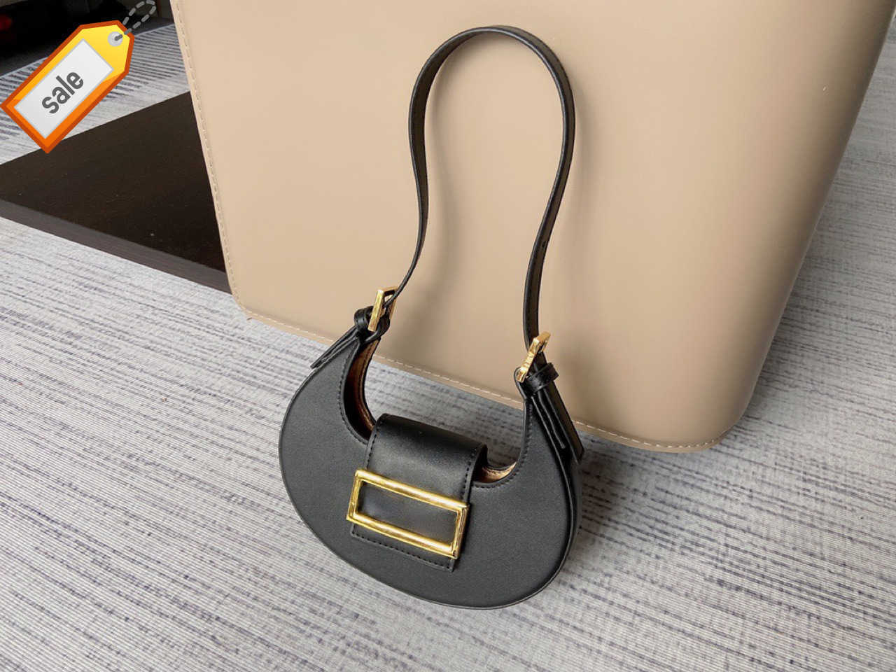 

Women's Brand Designers Handbags Shoulder Bags Crossbody Bag Tote 2023 New Fashion Armpit Single Shoulder Crescent bag with Gift Box Factory Direct Sales, Black2