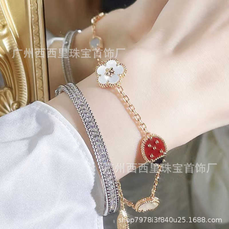

Designer four-leaf clover bracelet silver ladybird bracelet lucky little beetle red chalcedony white fritillaria 18K rose female 4QAO