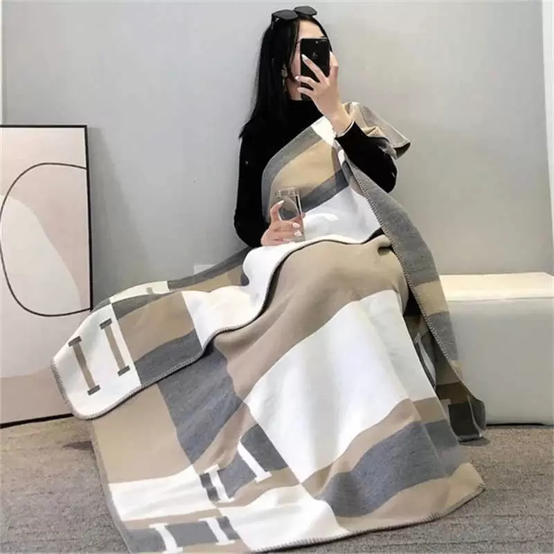 

Quality Cashmere Blankets Luxury Letter Home Travel Throw Summer Air Conditioner Blanket Beach Blanket Towel Womens Soft Shawl