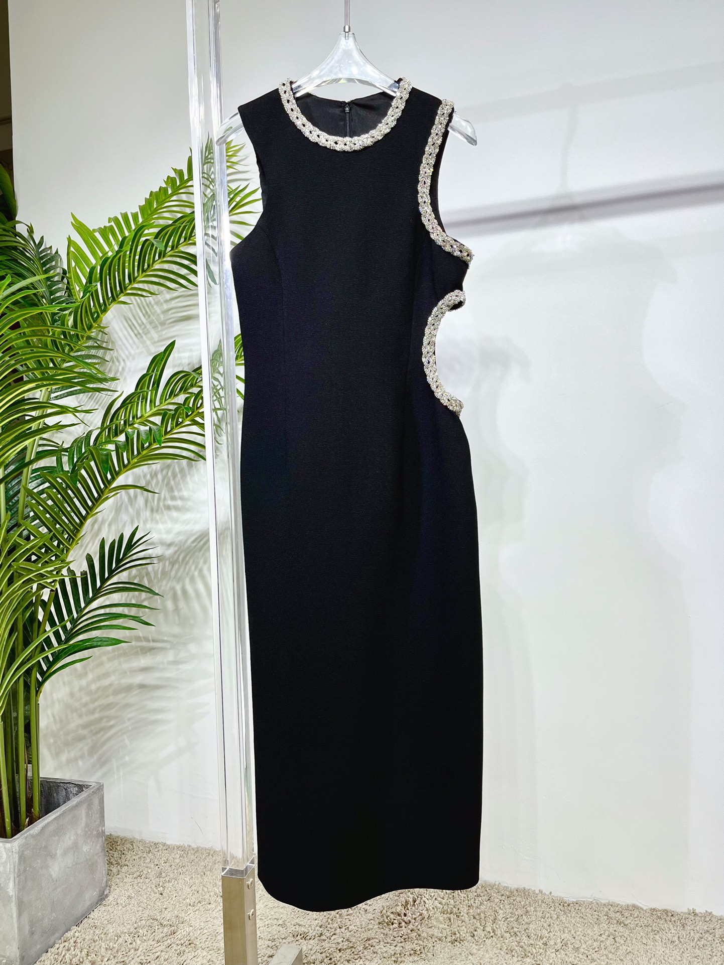 

2023 Spring Festival temperament new flash diamond dress dress, Black