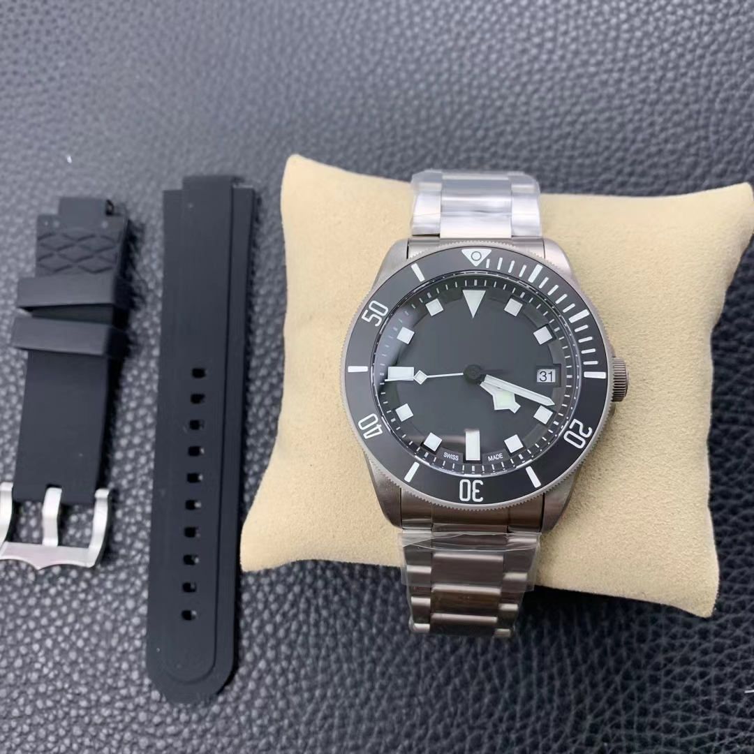 

ZF factory 25600 79230 Diving watches Automatic machinery 2824 movement 42MM titanium Sapphire crystal glass Super luminous waterproof designer watches, As shown