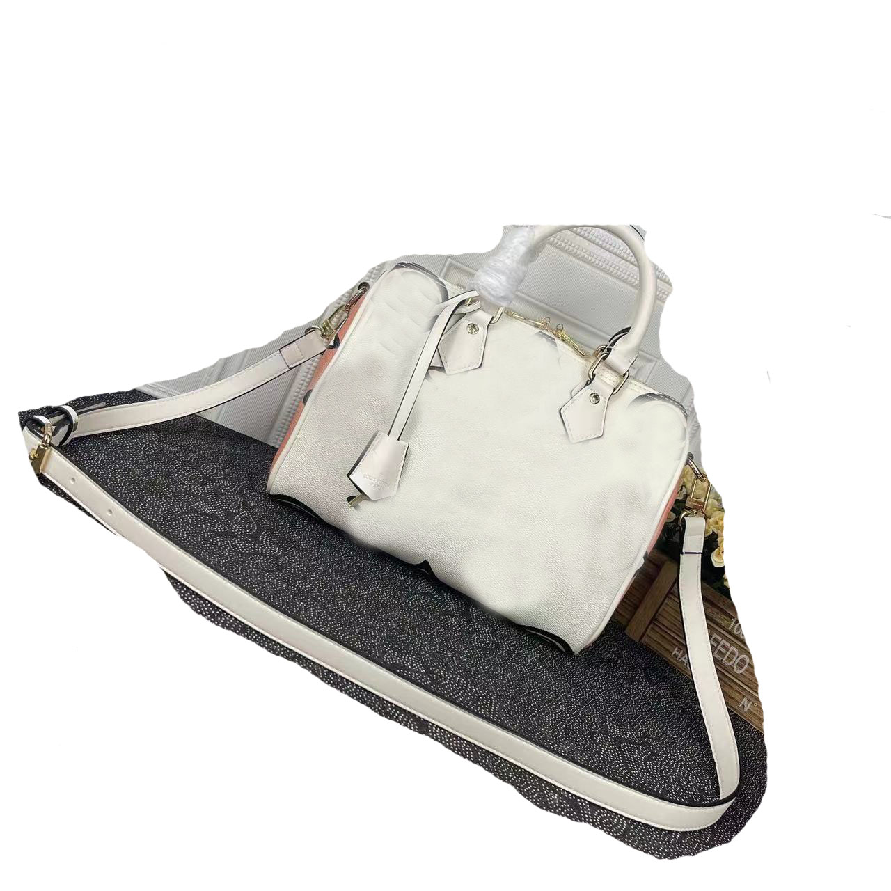 

Luxurys Designers Bags Handbags Women Messenger Handbag Embossing Plenty of capacity Shoulder Crossbody Bag, Black embossing