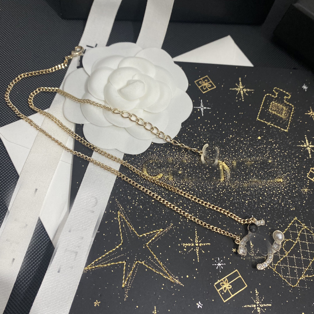 

18K Gold Plated Brass Copper Pendant Necklace Fashion Women Designer Brand C-Letter Rhinestone Crystal Pearl Necklaces Choker Chain Wedding Jewelry Love Gifts b300