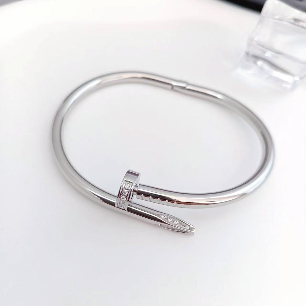 Classic Nail Bracelet Designer Women's Gold Cuff Bracelet Luxury 18K Jewelry Gift 316L Stainless Steel Factory-image-835286891