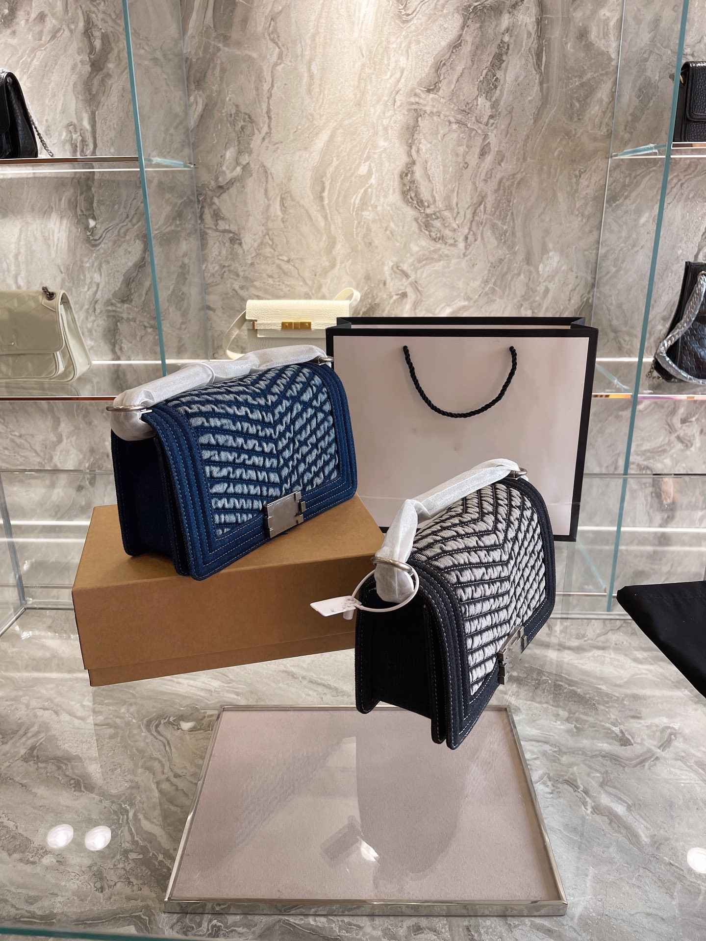 

Genuine leather designer Onthego handbags tote twist handbag messenger Shopping bag shoulder pockets Totes Cosmetic Bag, #1