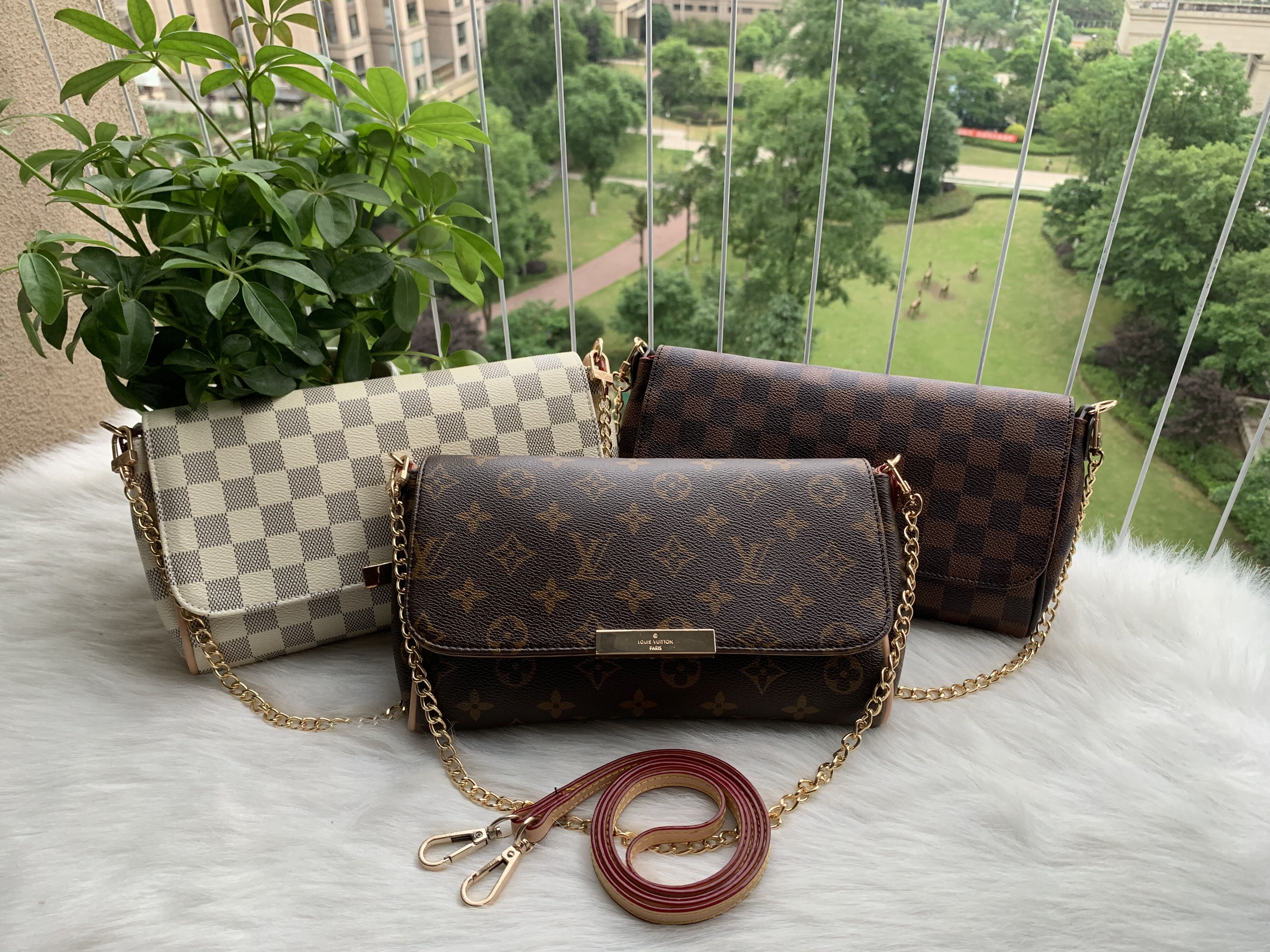 

Fluffy Women's Girls Portable Plush Female Handbag Mini 2021 Winter Shoulder Clutches Retro Animal Printed Street Travel Bags, Coffee