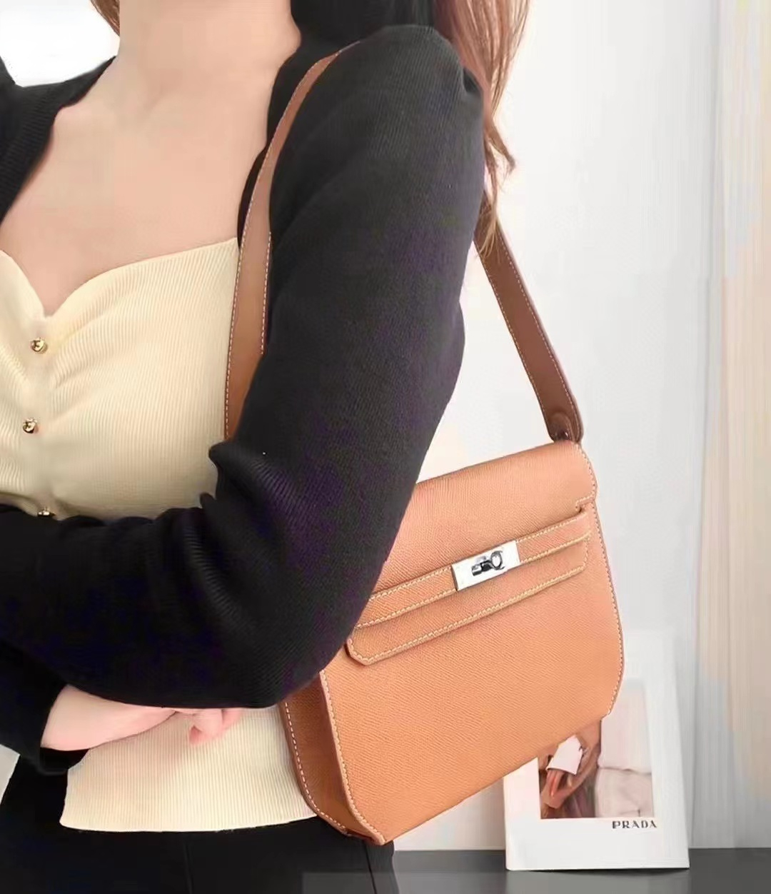 

Famous Brand Designer Women Genuine Leather Shoulder Bags With 2 Belts Quality Female Flap Purses And Handbags Ladies Envelope Wallets Kellies Buckle Clutches, White