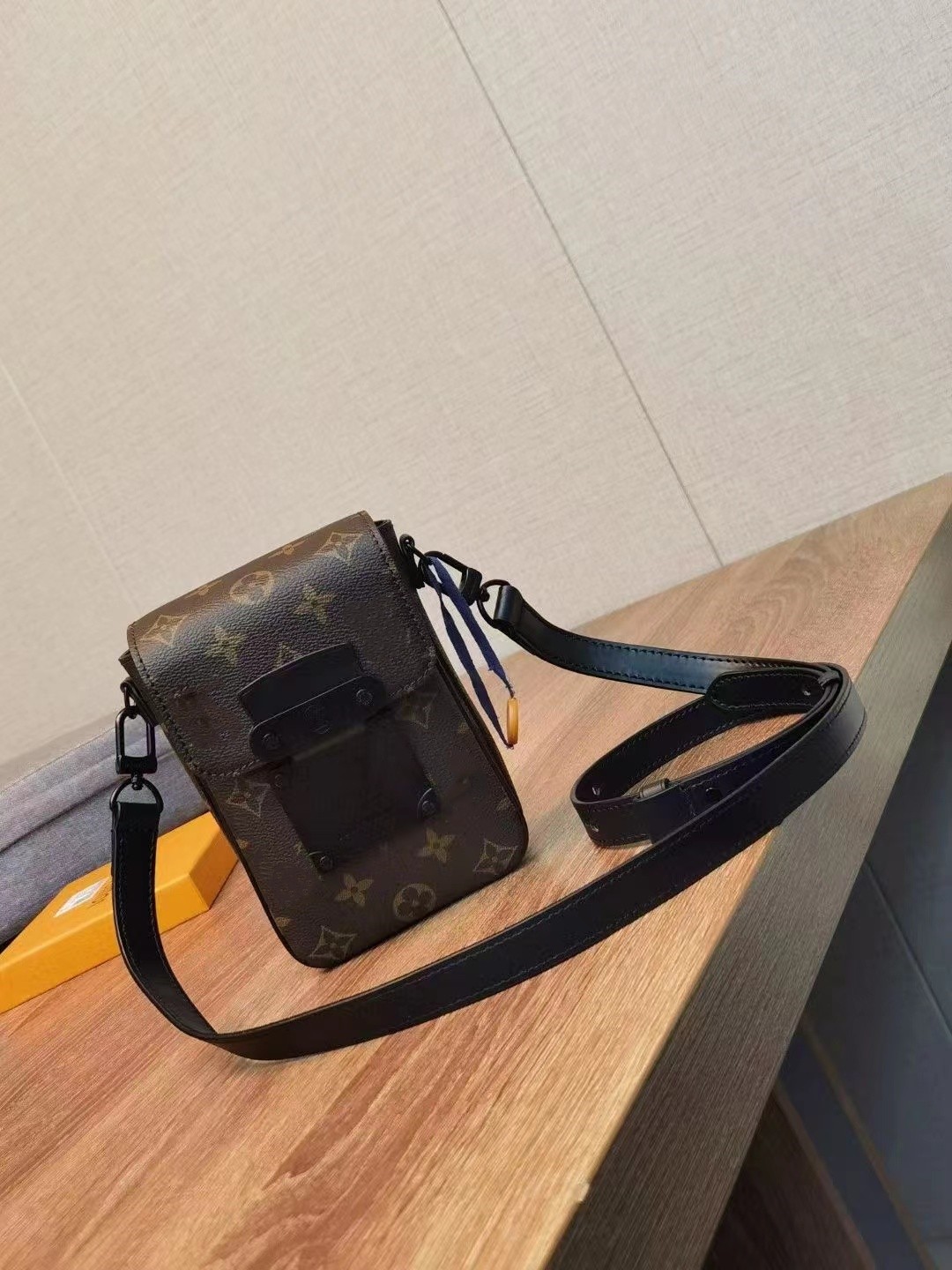 

Wallets M81522 Mini handbag One-shoulder handbag Wallet storage bag