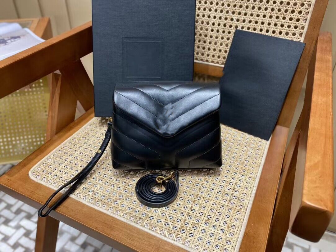 10A Quilted Messenger Bag Genuine Leather Handbag Purse Envelope Style Soft Crossbody Bags Fashion Letter Golden Silver Chain Flap