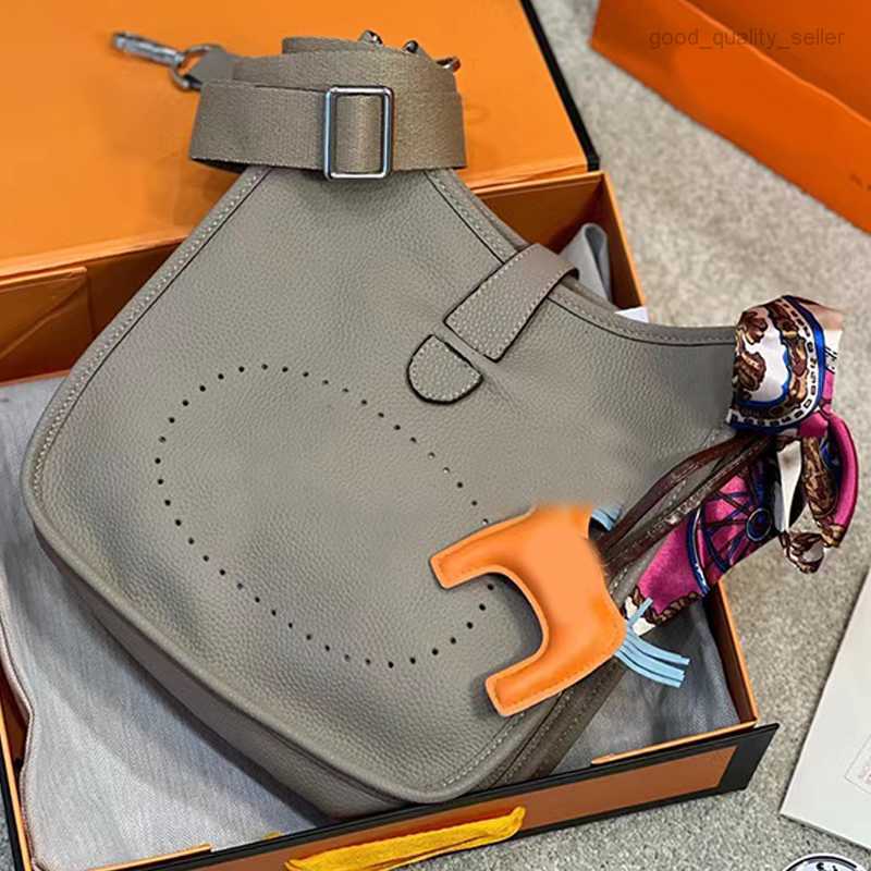 

Designer Envelope Handbags with Adjustable Straps Shoulder Bag Evelyne GM Chocolat Taurillon Clemence Square Tote Bags Fashion Crossbody