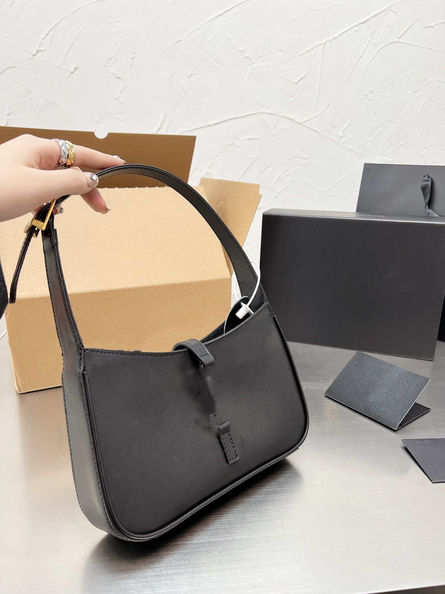 

Cowhide counter quality bag Typle Y calfskin underarm back single shoulder back upper body effect is very good genuine Leather Handbag Purse, #2