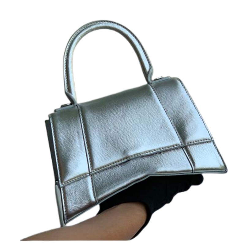 

8A Fashion women Luxurys Crossbody bag famous classical Half moon shaped hourglass bag designer lady Cross Body Bags Handbag Purse gold silver chain Leather, Black