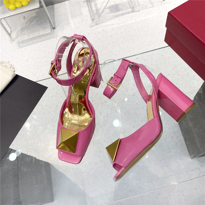 

Fashion Sandals Luxury Design 2023 Women Sexy Valentinoity High Heel Leather Letter Logo Wedding Party Casual Slippers 03-04