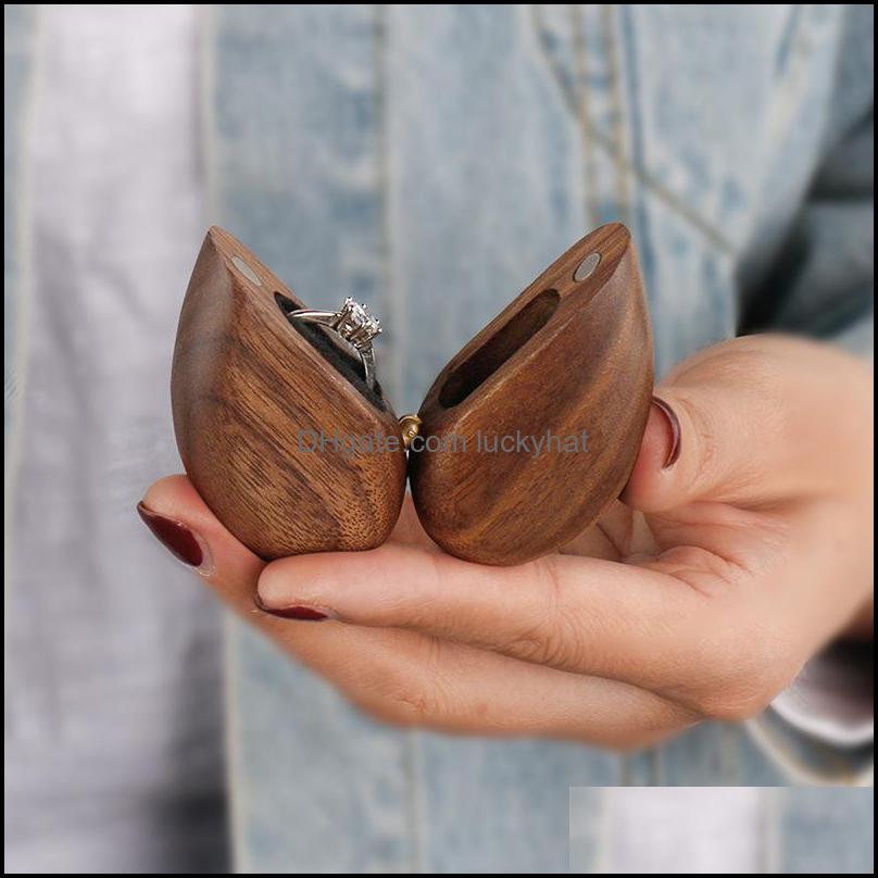 heart shaped walnut wood ring box velvet soft interior holder organizer jewelry wooden box for proposal engagement c3