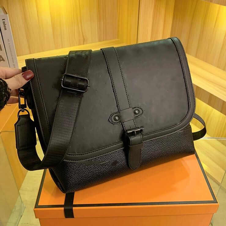 

luxury designers mens Shoulder bags Purses Classic fashion men messenger bags Leather cross body bag school bookbag should louis Purse vutton Crossbody viuton Bag, Black embossed